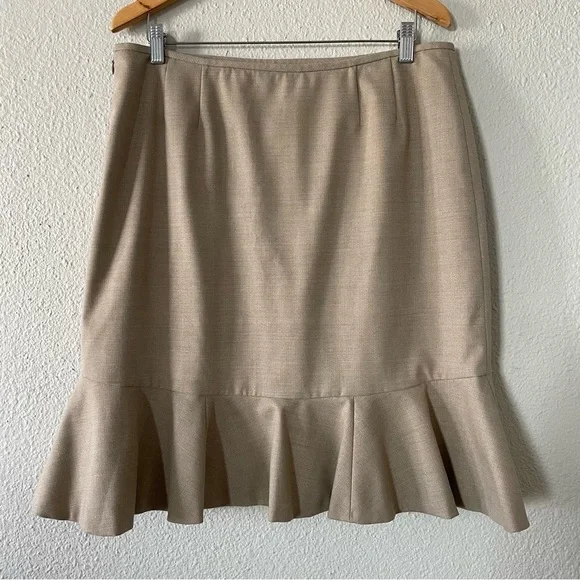 Antonio Melani Pencil Skirt Women’s 14 Beige Shimmer Ruffle Side Zipper Flounce - Picture 6 of 10